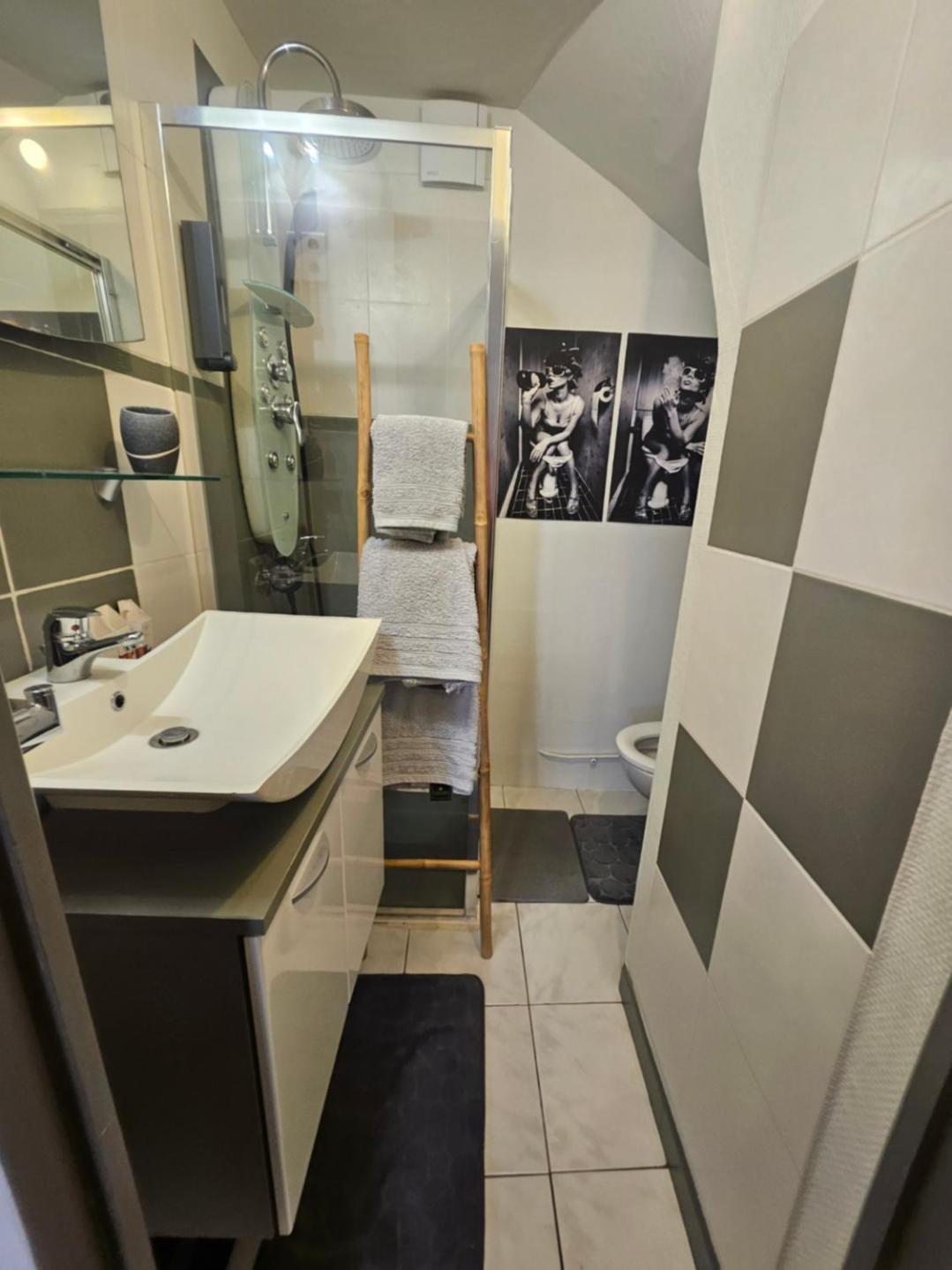 "Studio Cinema" Auxerre Exteriör bild